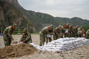 防守形同虚设！湖人本场油漆区被国王攻下76分